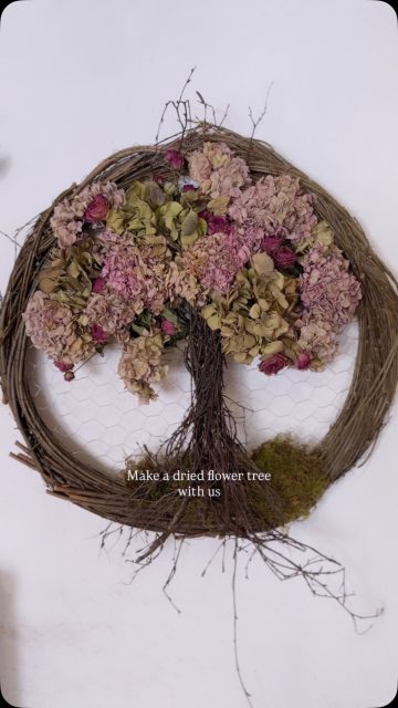 Let’s make a dried flower tree 🌾🌿🌳

#driedflowers #florist #fyp #create #diy