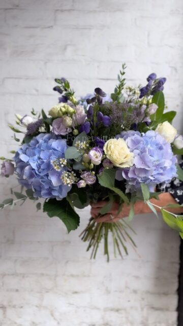 We’re here for life’s big occasions but also all of the in-between moments🩵🦋

#florist #bouquet #justbecause #flowers #blue