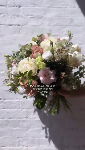 “But sir, you asked for it gift wrapped” 💁🏼‍♀️

Turn your sound on for the best watching experience. 

#asmrvideo #asmrsounds #funny #florist #fyp