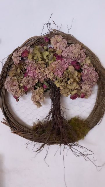 Let’s make a dried flower tree 🌾🌿🌳

Save this reel to come back to later to design your own. 

#driedflowers #florist #fyp #create #diy